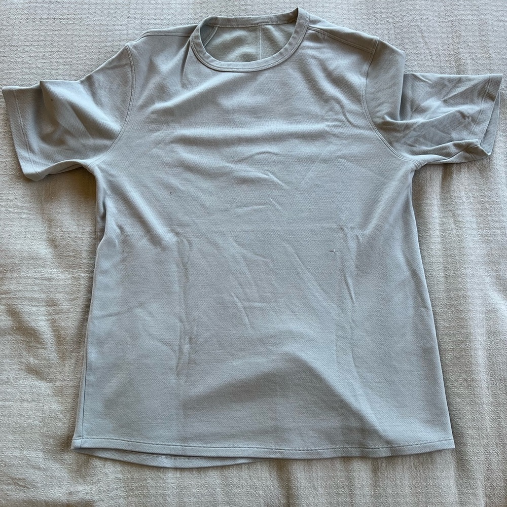 Lululemon short sleeve shirt